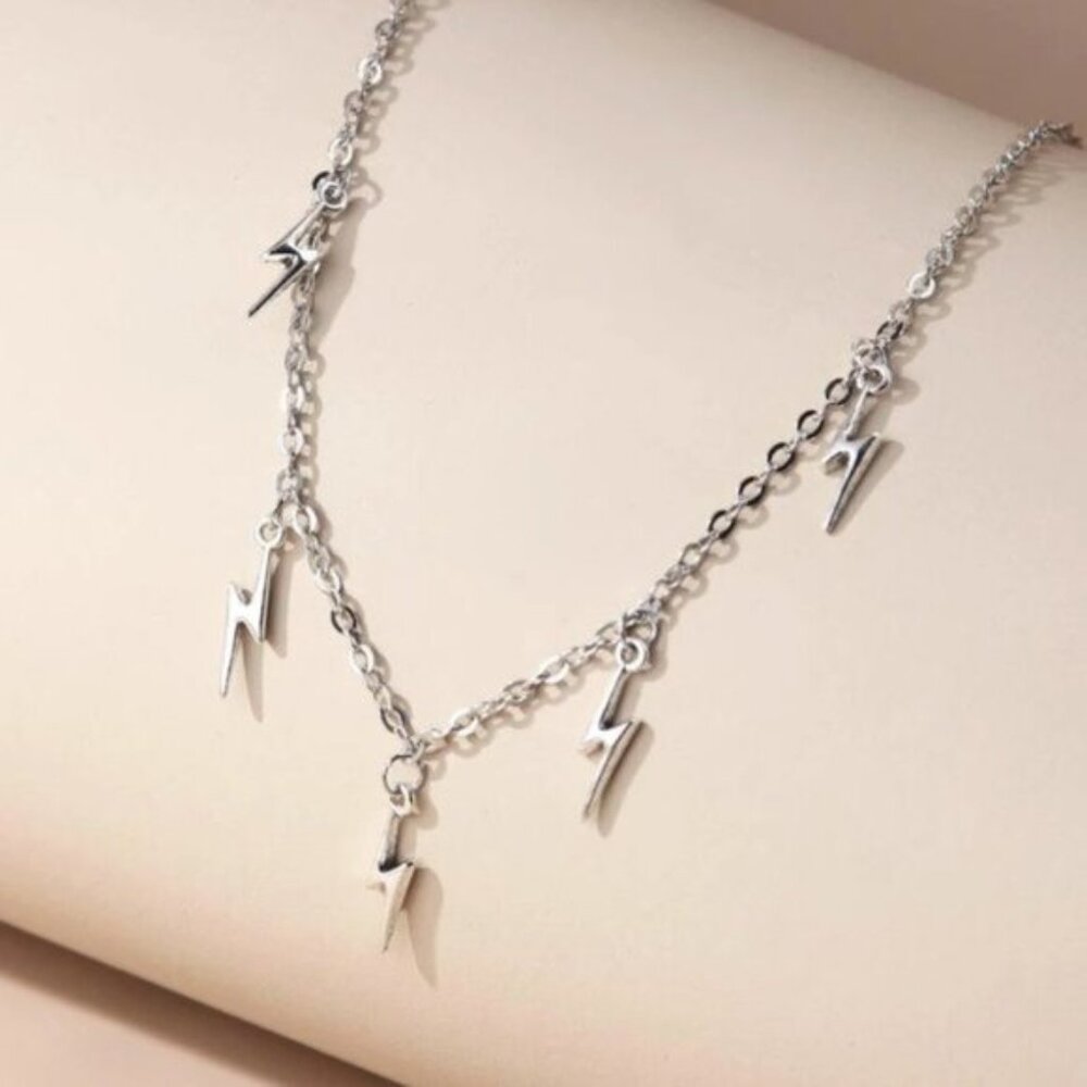 🌸3/$15 🌸 Shein | Lightning Charm Necklace